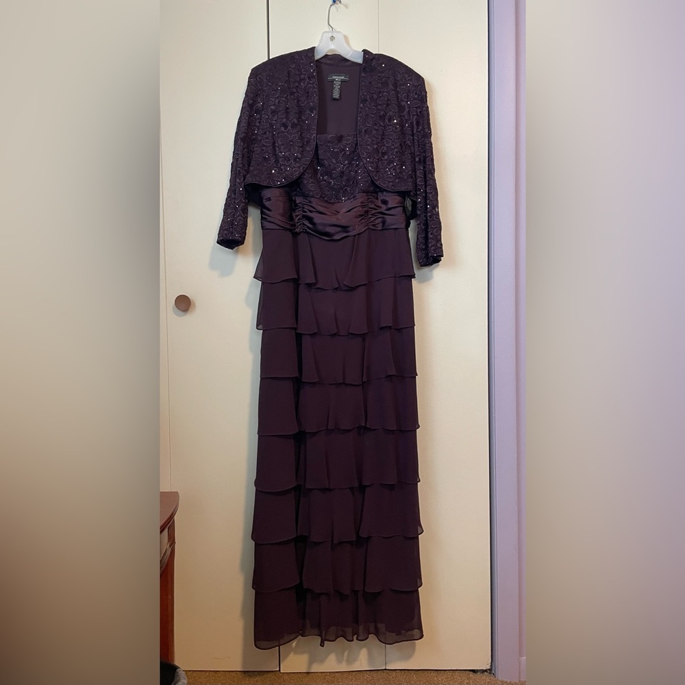 R&M Richards Elegant Plum Layered Maxi Dress 62" Shoulder yo floor